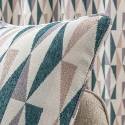 Elements Triangle Cushion 24 Elements Triangle Cushion -Elements Outlet 30705171 alt01